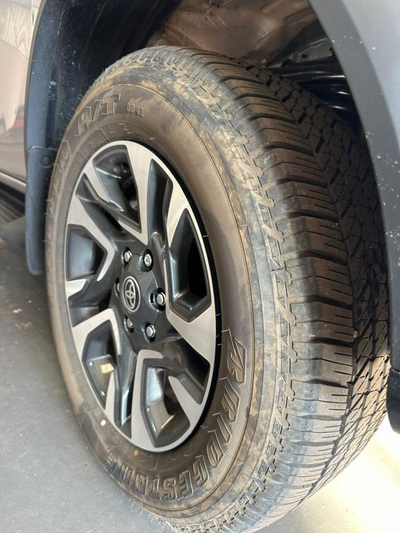 TOYOTA Hilux SW4 - Foto