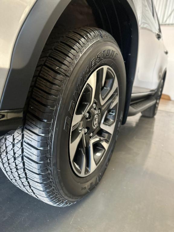 TOYOTA Hilux SW4 - Foto
