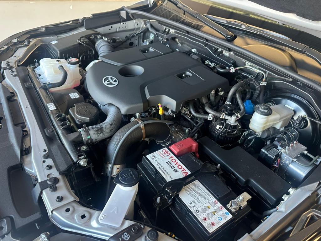 TOYOTA Hilux SW4 - Foto