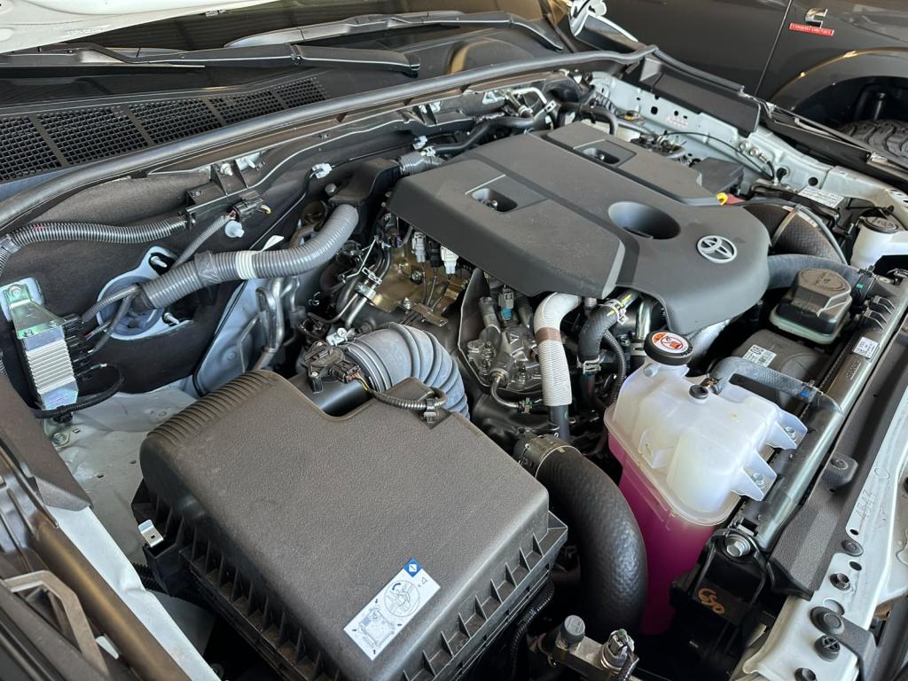 TOYOTA Hilux SW4 - Foto