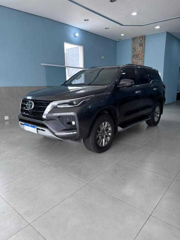 TOYOTA Hilux SW4 - Foto