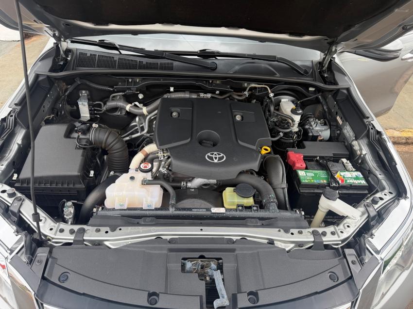 TOYOTA Hilux SW4 - Foto