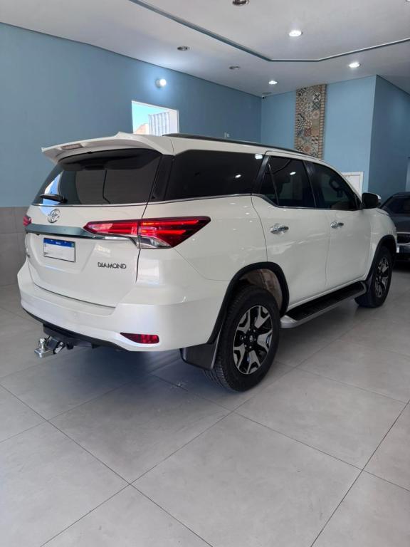 TOYOTA Hilux SW4 - Foto