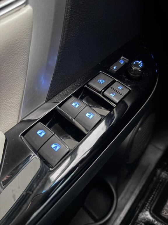 TOYOTA Hilux SW4 - Foto