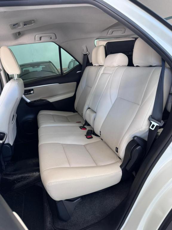 TOYOTA Hilux SW4 - Foto