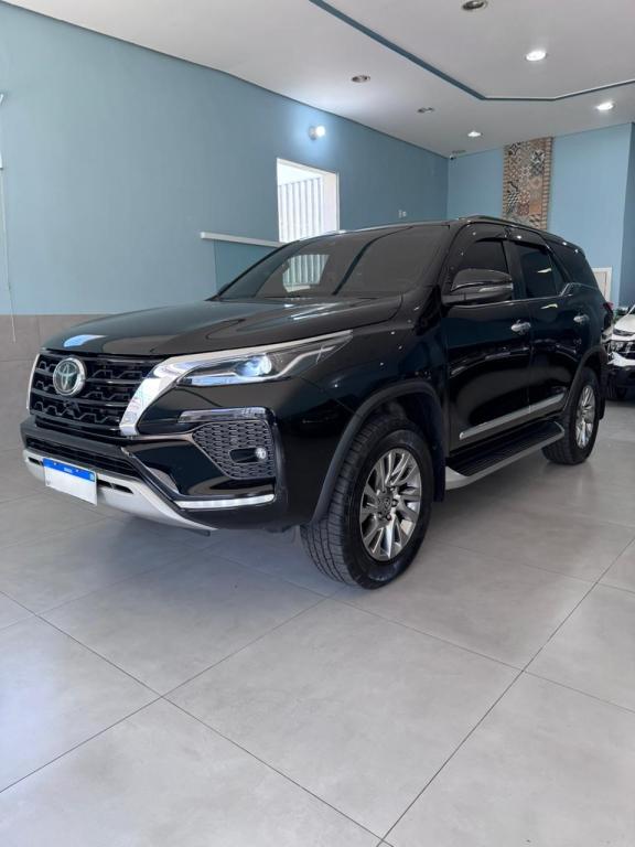 TOYOTA Hilux SW4 - Foto