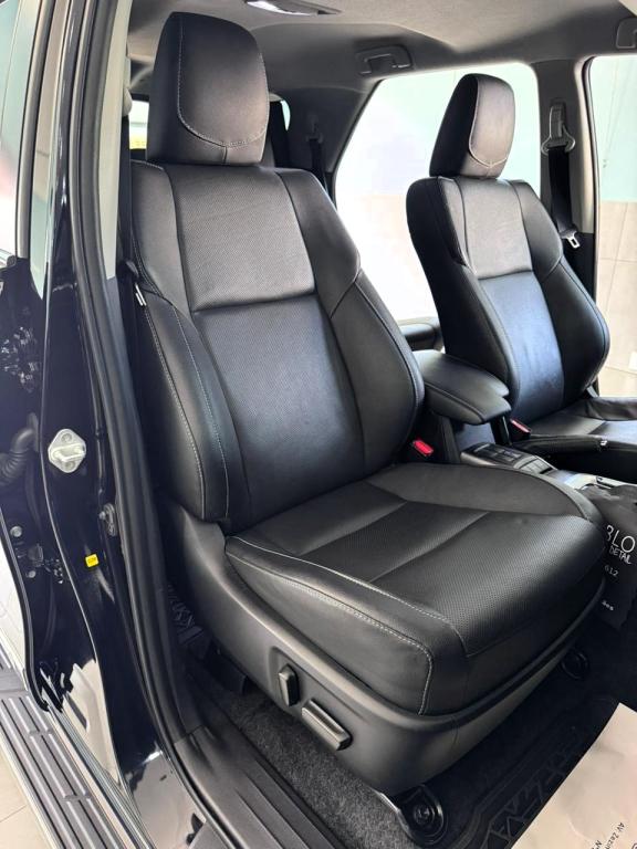 TOYOTA Hilux SW4 - Foto