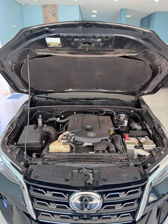 TOYOTA Hilux SW4 - Foto