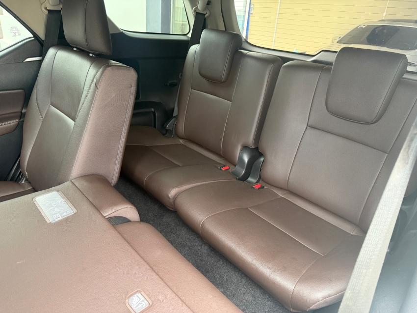 TOYOTA Hilux SW4 - Foto
