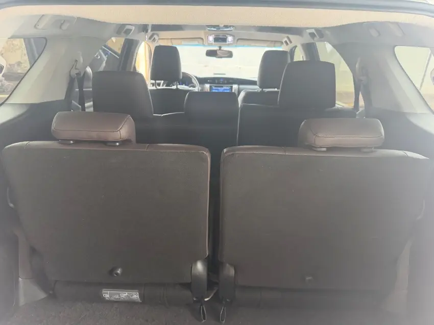 TOYOTA Hilux SW4 - Foto