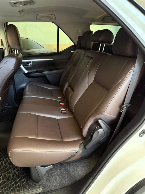 TOYOTA Hilux SW4 - Foto