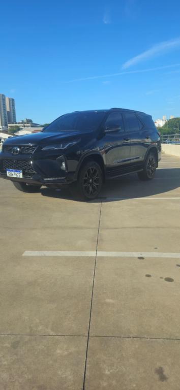 TOYOTA Hilux SW4 - Foto