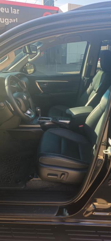 TOYOTA Hilux SW4 - Foto