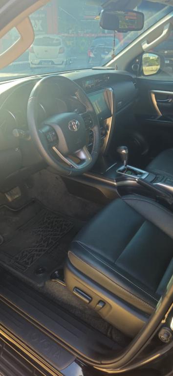TOYOTA Hilux SW4 - Foto