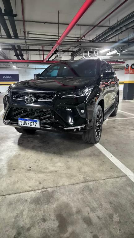 TOYOTA Hilux SW4