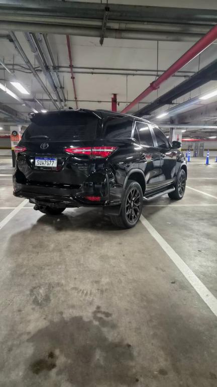 TOYOTA Hilux SW4 - Foto
