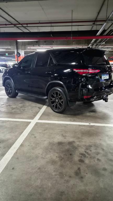 TOYOTA Hilux SW4 - Foto