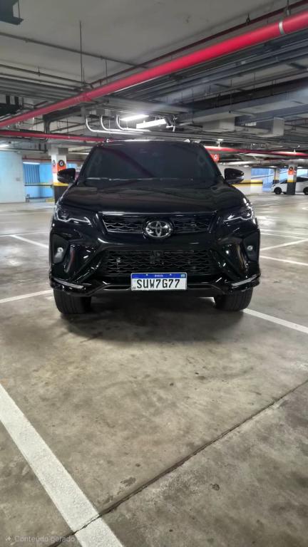 TOYOTA Hilux SW4 - Foto