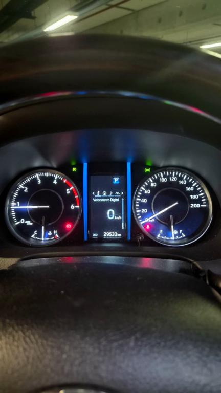 TOYOTA Hilux SW4 - Foto