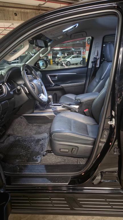 TOYOTA Hilux SW4 - Foto