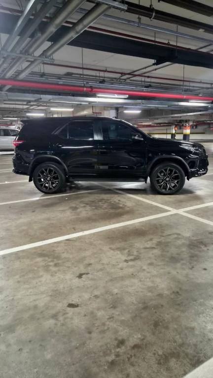 TOYOTA Hilux SW4 - Foto