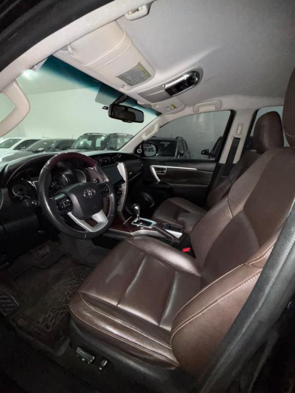 TOYOTA Hilux SW4 - Foto