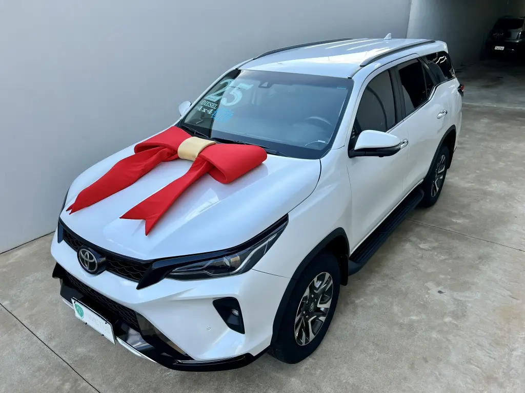TOYOTA Hilux SW4