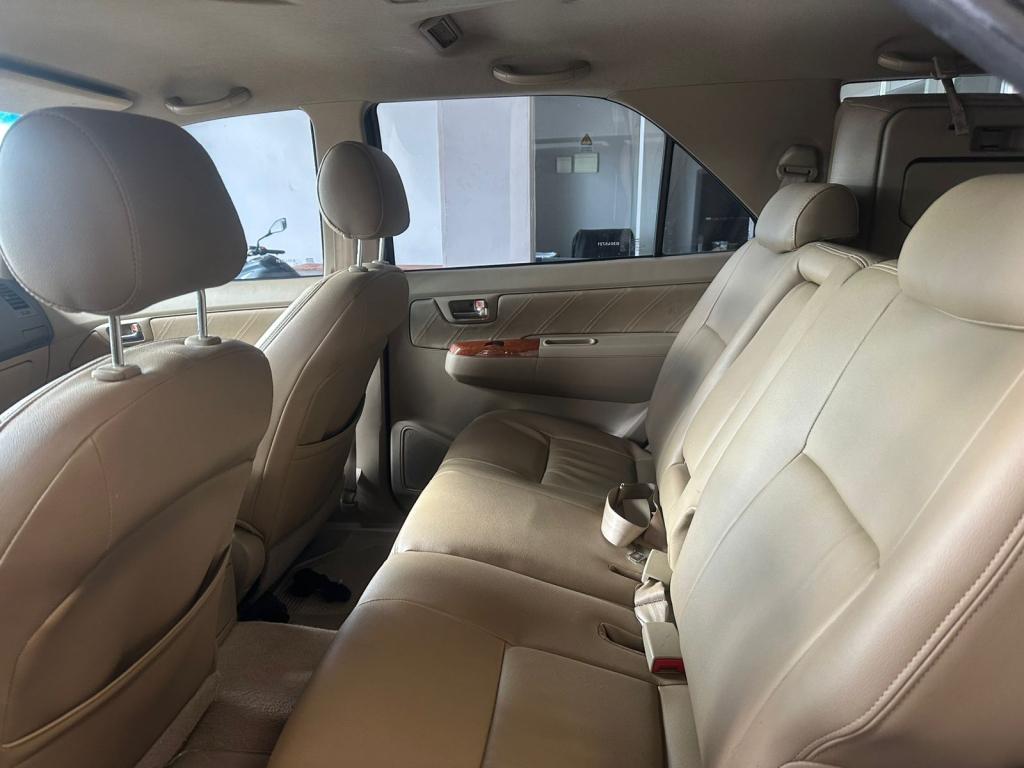 TOYOTA Hilux SW4 - Foto