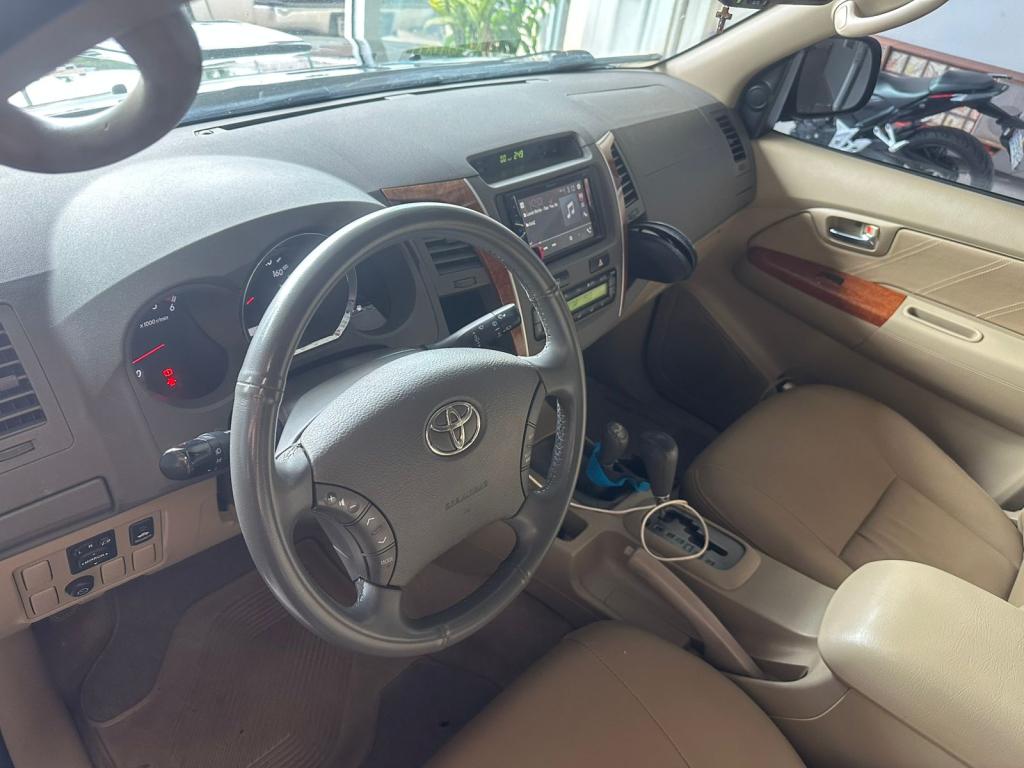 TOYOTA Hilux SW4 - Foto