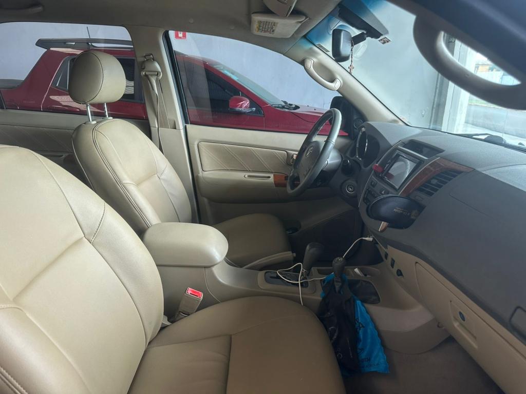 TOYOTA Hilux SW4 - Foto