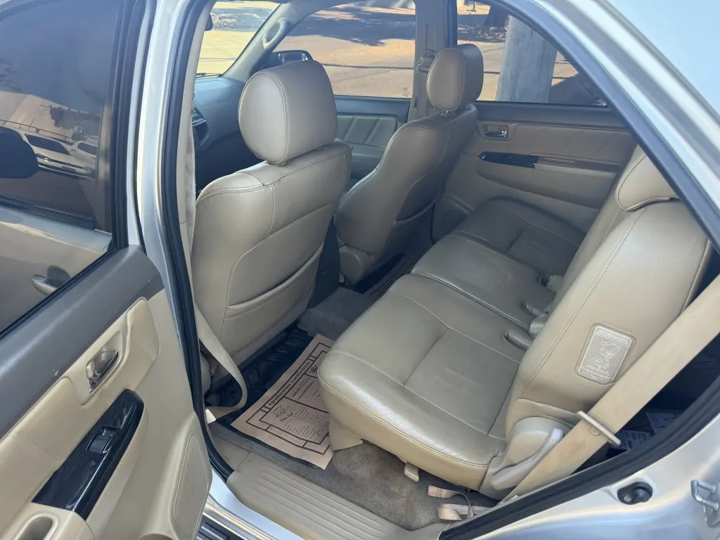 TOYOTA Hilux SW4 - Foto