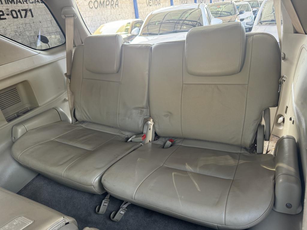 TOYOTA Hilux SW4 - Foto