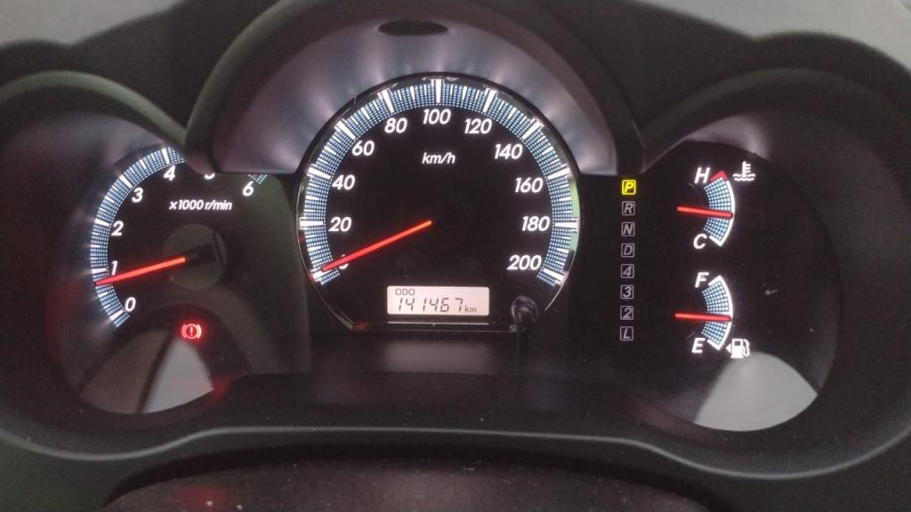 TOYOTA Hilux SW4 - Foto