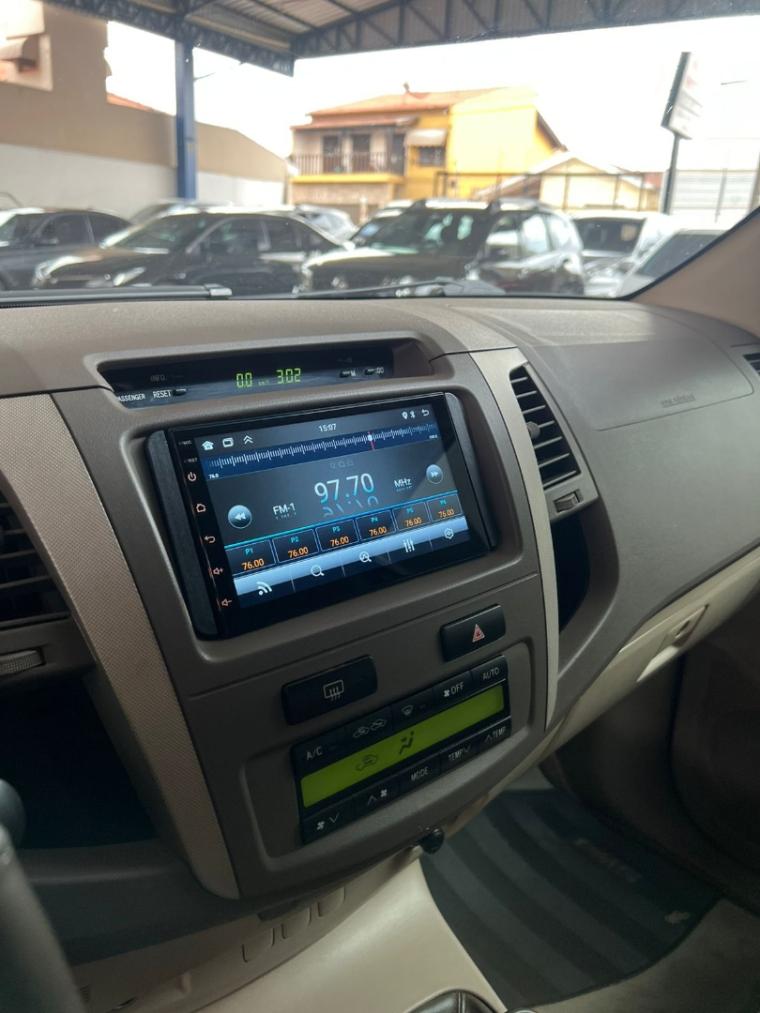 TOYOTA Hilux SW4 - Foto