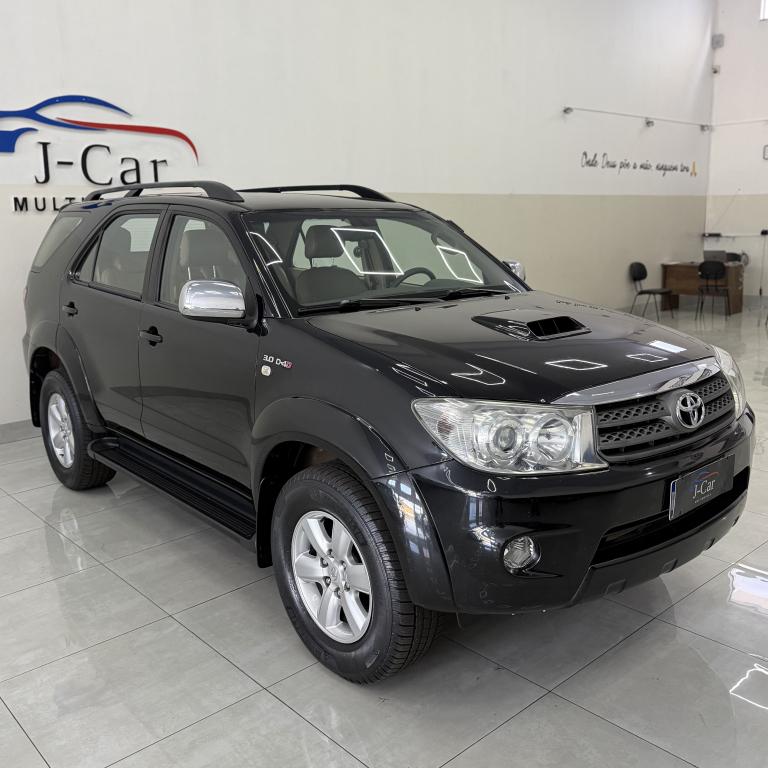 TOYOTA Hilux SW4