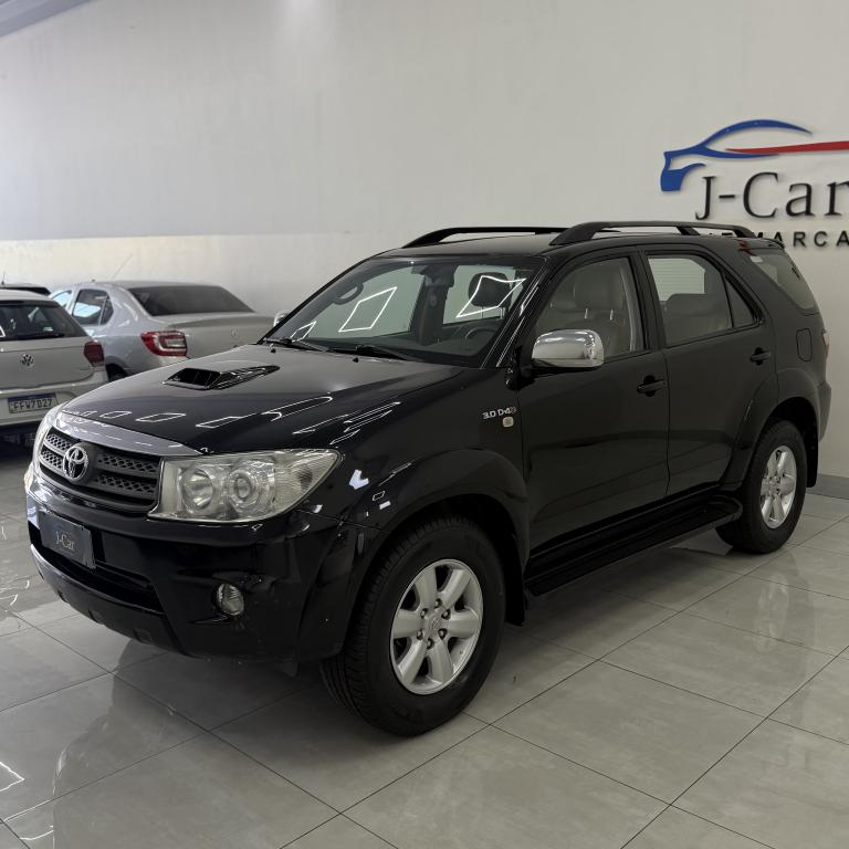 TOYOTA Hilux SW4 - Foto