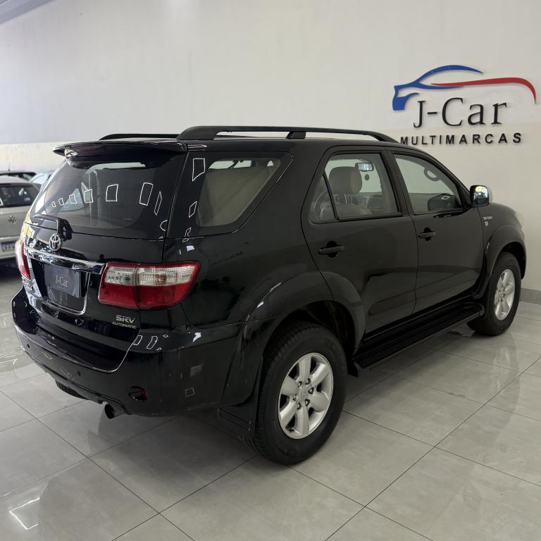 TOYOTA Hilux SW4 - Foto