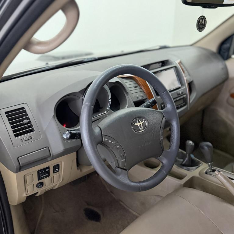 TOYOTA Hilux SW4 - Foto
