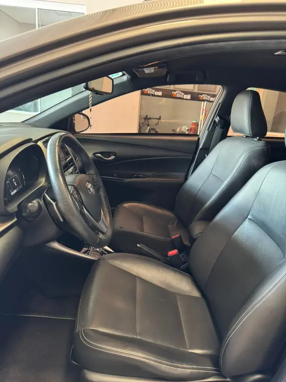 TOYOTA Yaris Hatch - Foto