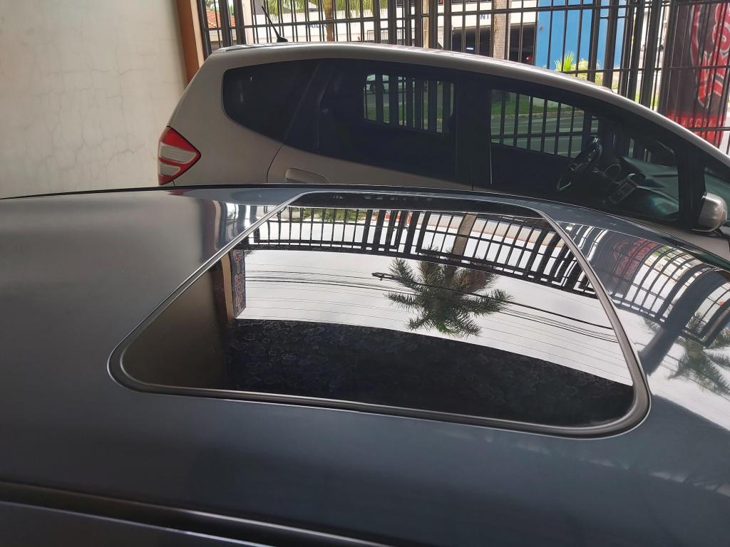 TOYOTA Yaris Hatch - Miniatura