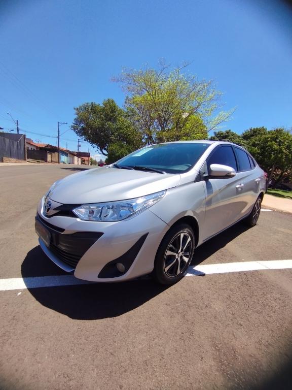 TOYOTA Yaris Sedan - Foto