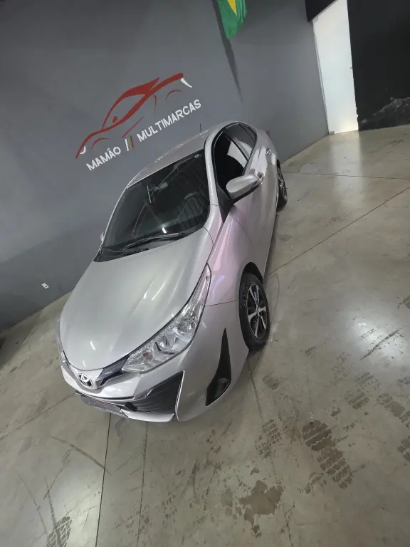 TOYOTA Yaris Sedan - Foto