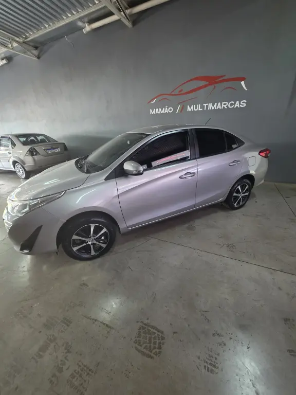 TOYOTA Yaris Sedan - Foto