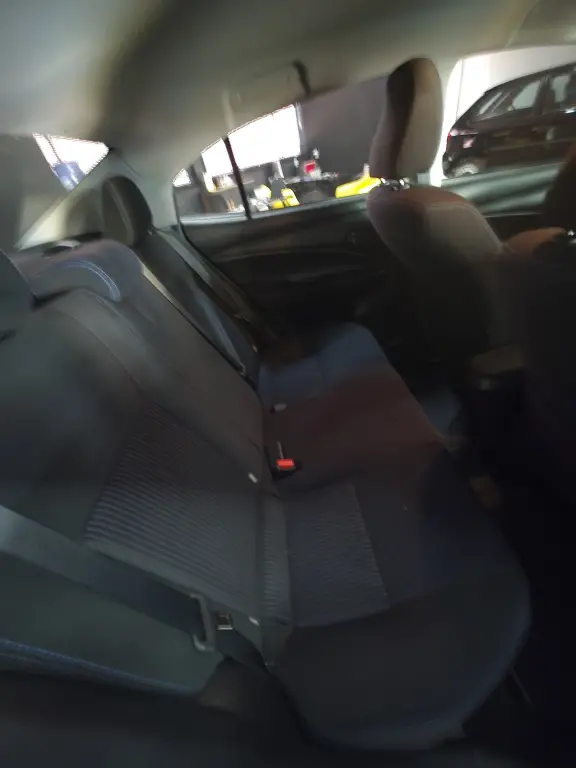 TOYOTA Yaris Sedan - Foto