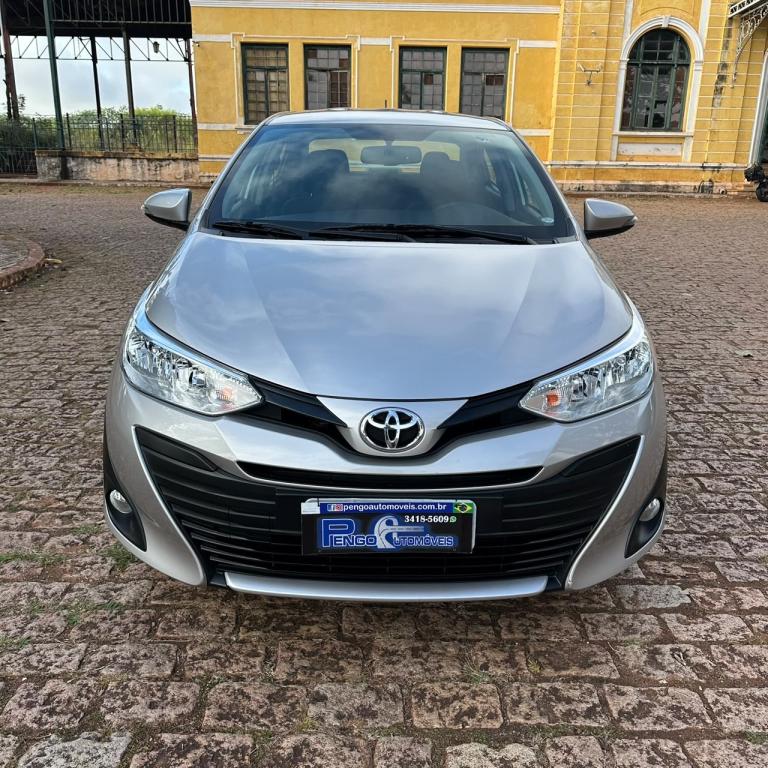 TOYOTA Yaris Sedan - Foto