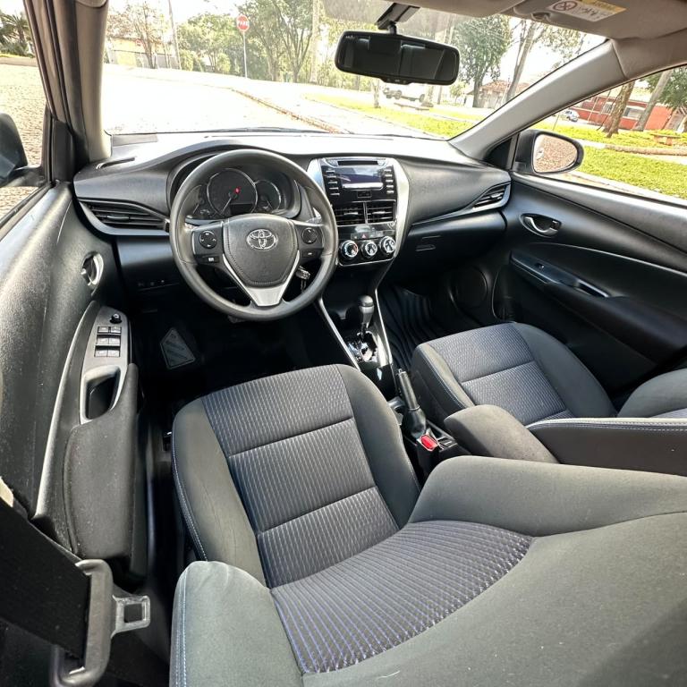 TOYOTA Yaris Sedan - Foto