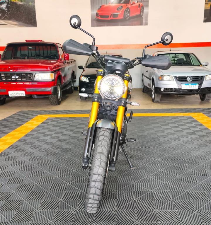 TRIUMPH Scrambler 400X - Foto