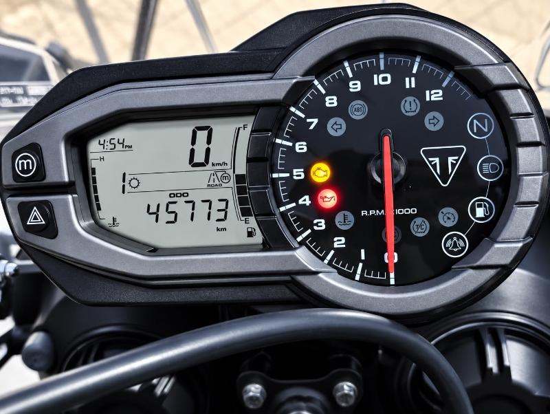 TRIUMPH Tiger 800 - Foto