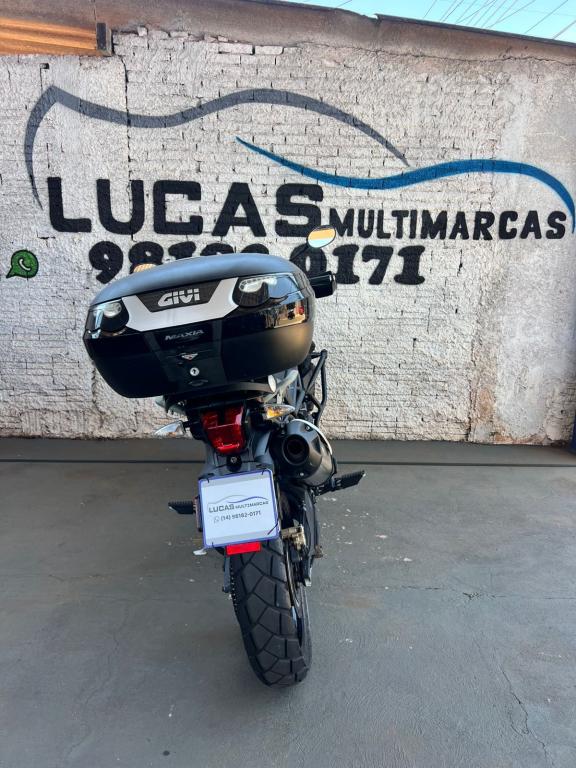 TRIUMPH Tiger 800 - Foto