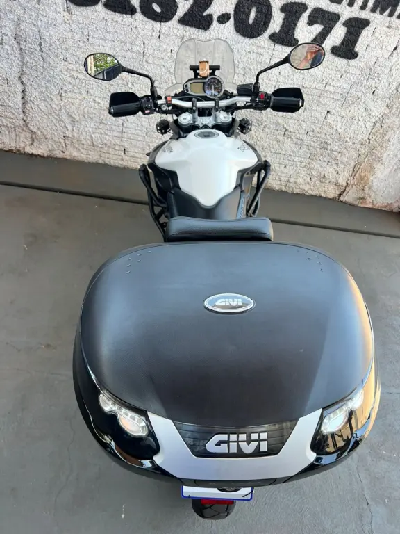 TRIUMPH Tiger 800 - Foto